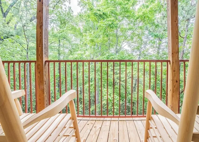 Cabin C In The Gatlinburg Art & Craft Community